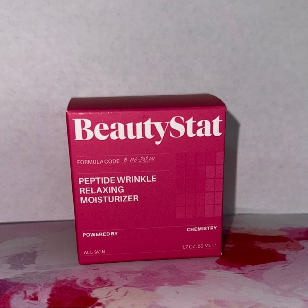 BeautyStat Peptide Moisturizer in Bold Pink